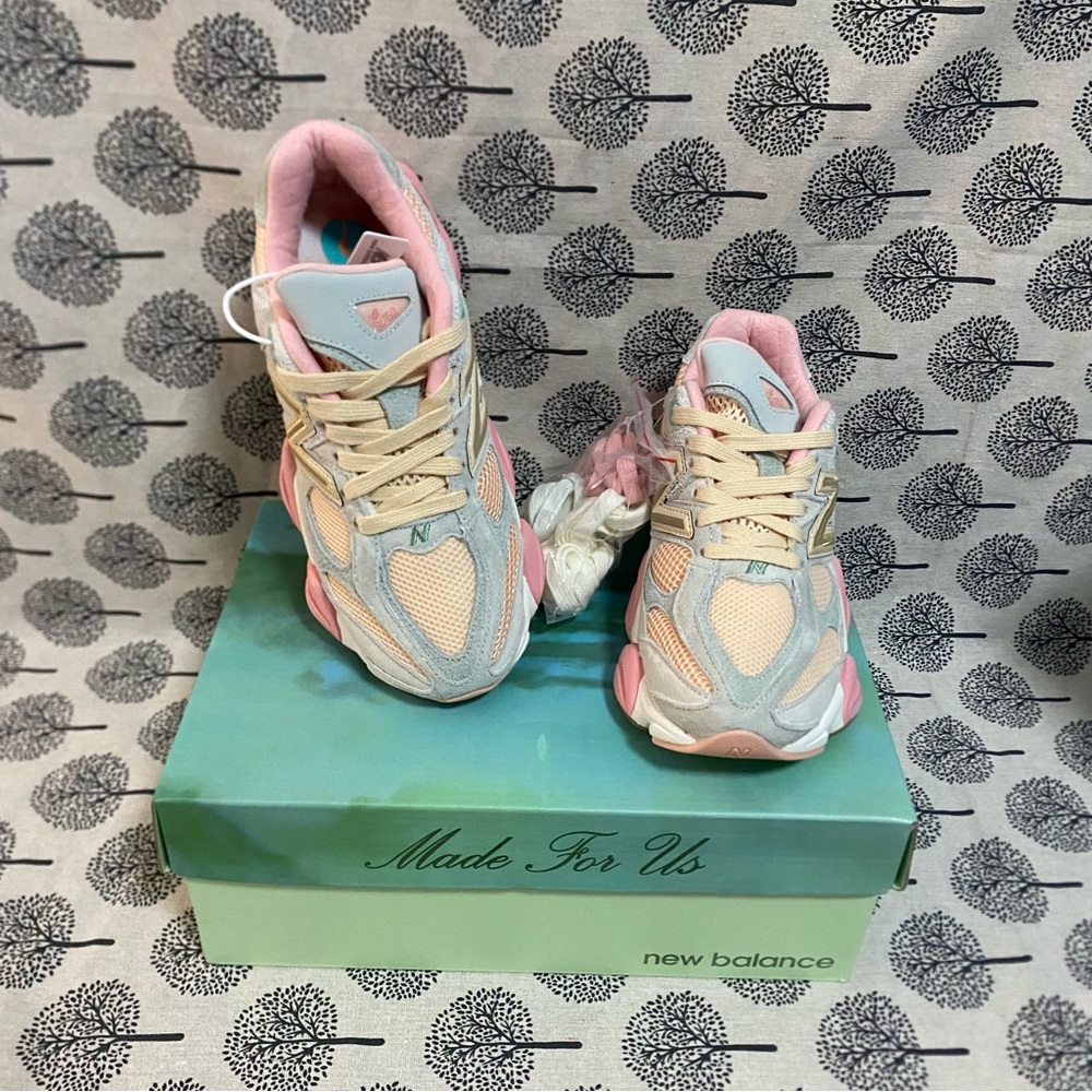 New Balance Pink Sneakers With Leather Upper